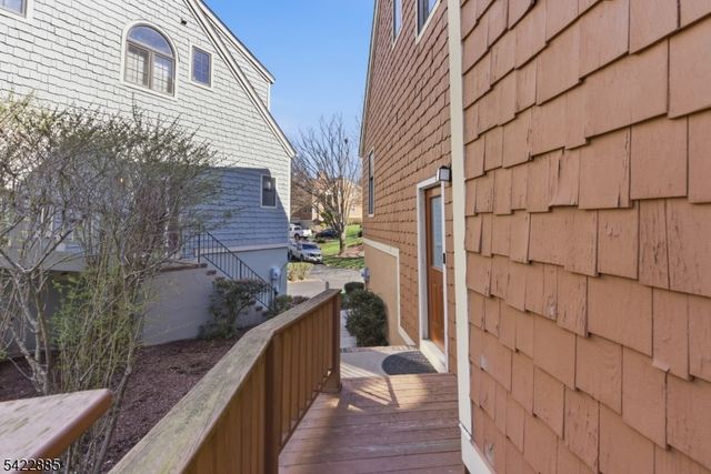 60 Tanager Ct, Wayne Twp., NJ 07470