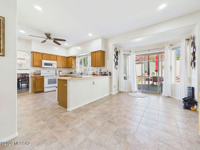 930 W Silver Hill Street, Tucson, AZ 85737