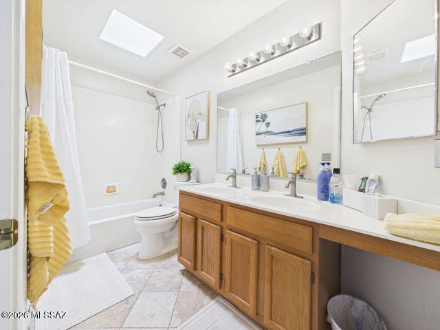 930 W Silver Hill Street, Tucson, AZ 85737