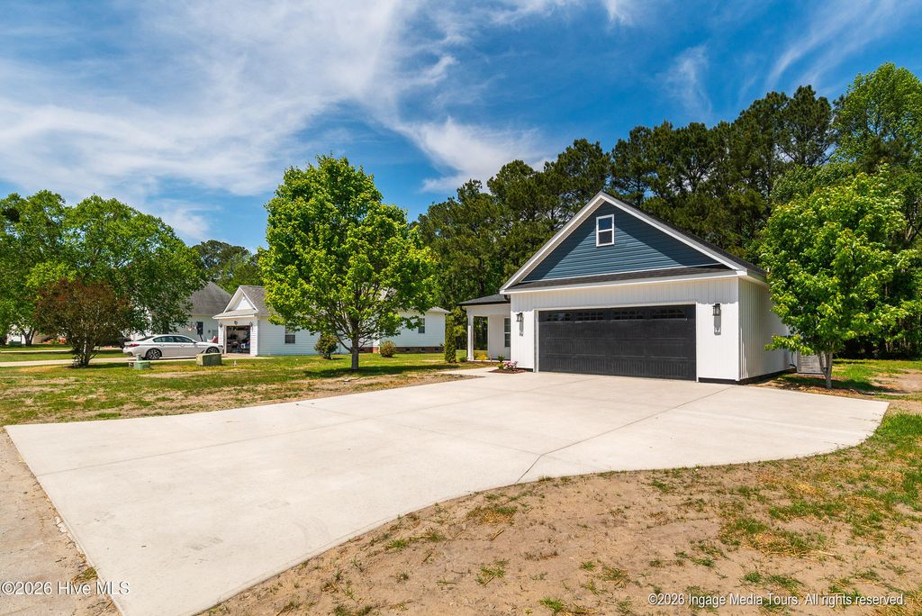 203 Adams Lane, Washington, NC 27889