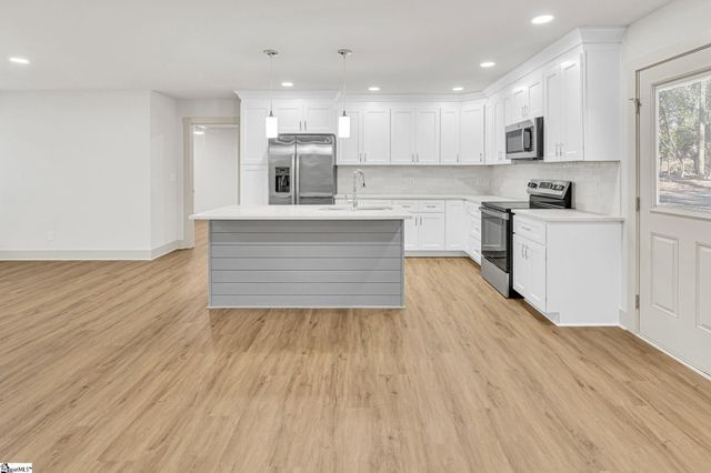 901 Standing Springs Road, Greenville, SC 29605