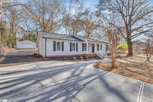 901 Standing Springs Road, Greenville, SC 29605