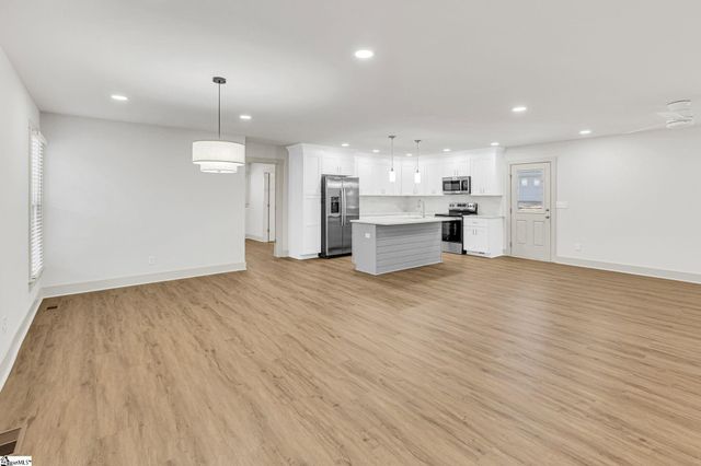 901 Standing Springs Road, Greenville, SC 29605