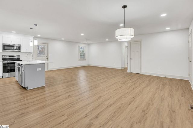 901 Standing Springs Road, Greenville, SC 29605