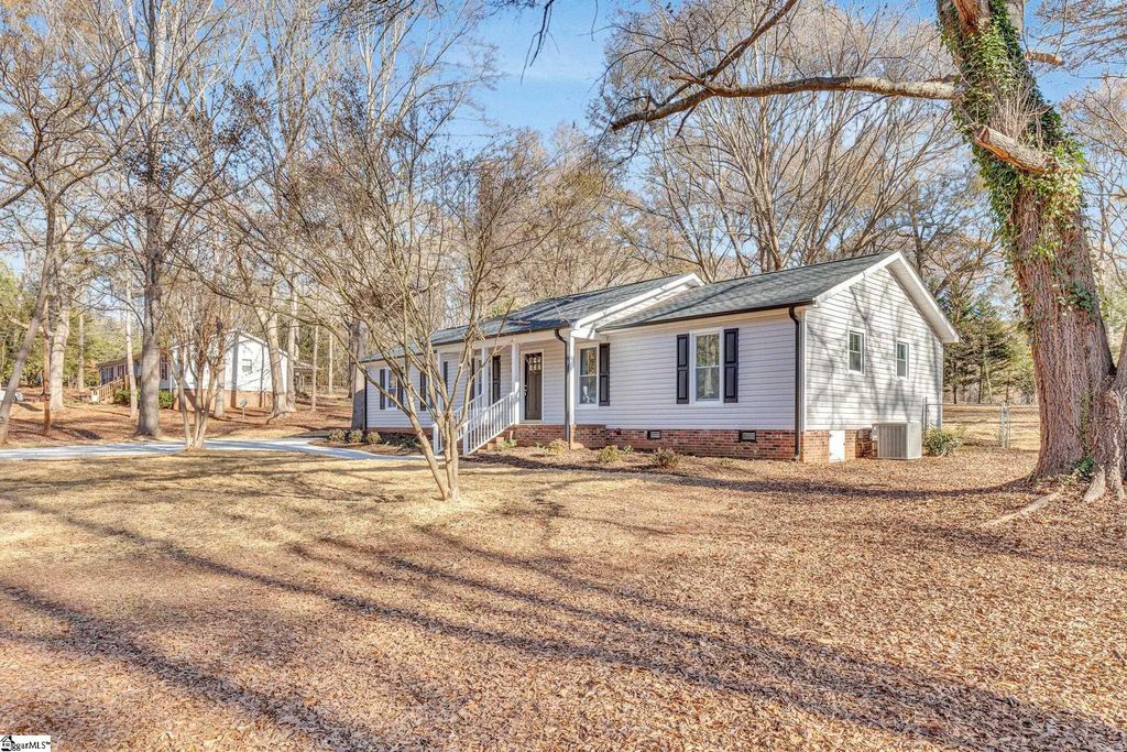 901 Standing Springs Road, Greenville, SC 29605