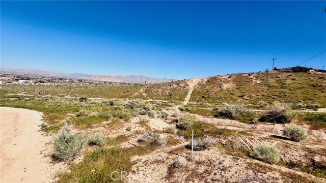 10111 Cerra Vista Street, Apple Valley, CA 92308