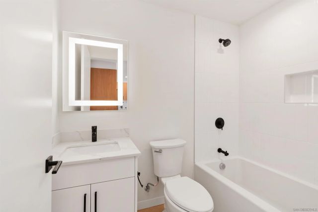 1111 Torrey Pines Rd. 206, La Jolla, CA 92037