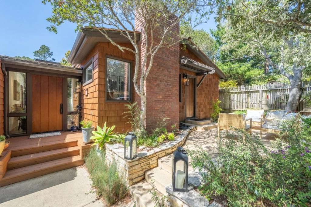 Image 3 of property listing at 0 Vizcaino 3 NW Flanders Way, Carmel, CA 93921