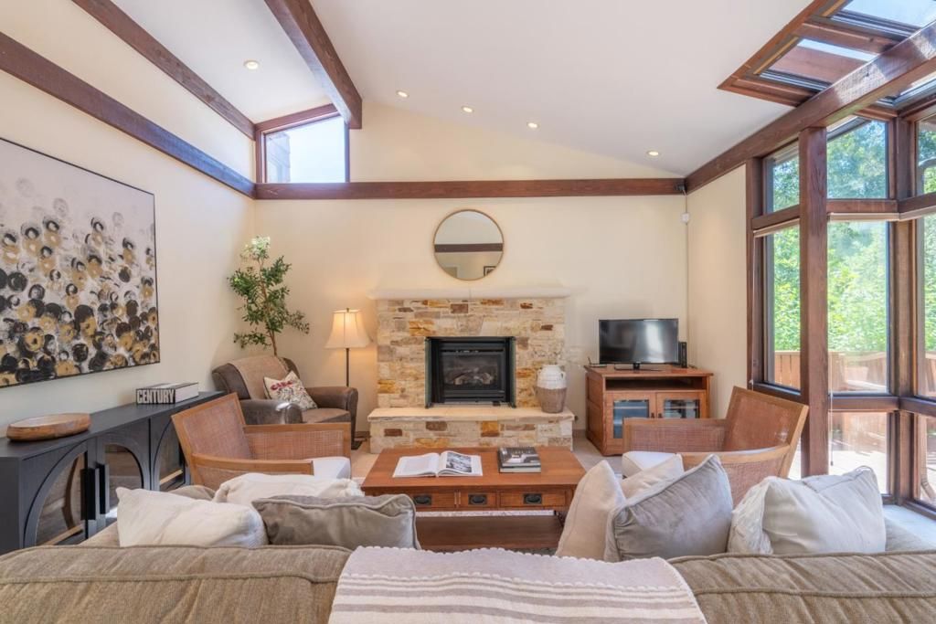 Image 6 of property listing at 0 Vizcaino 3 NW Flanders Way, Carmel, CA 93921