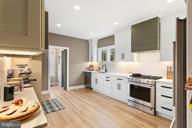 1 MAPLE AVE, Haddon Township, NJ 08108