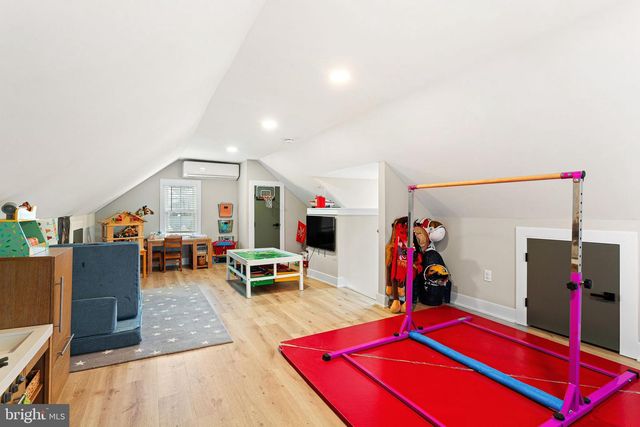 1 MAPLE AVE, Haddon Township, NJ 08108