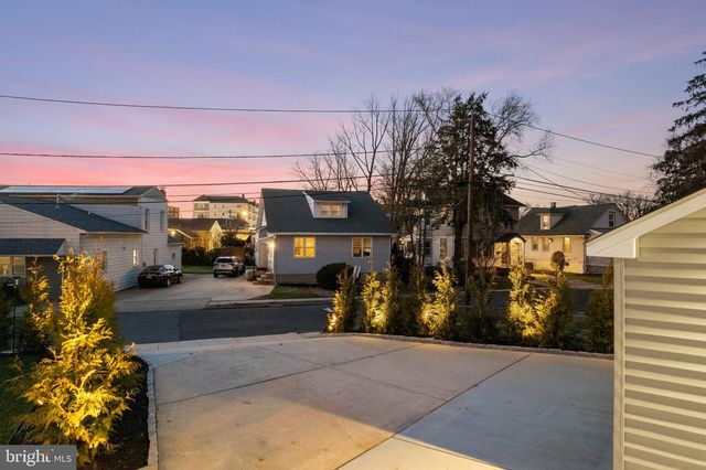 1 MAPLE AVE, Haddon Township, NJ 08108