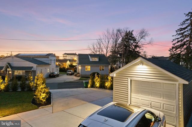 1 MAPLE AVE, Haddon Township, NJ 08108