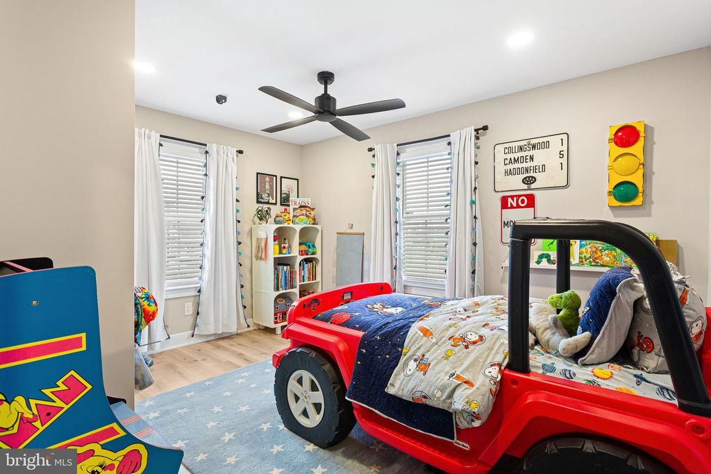 Image 28 of property listing at 1 MAPLE AVE, Haddon Township, NJ 08108