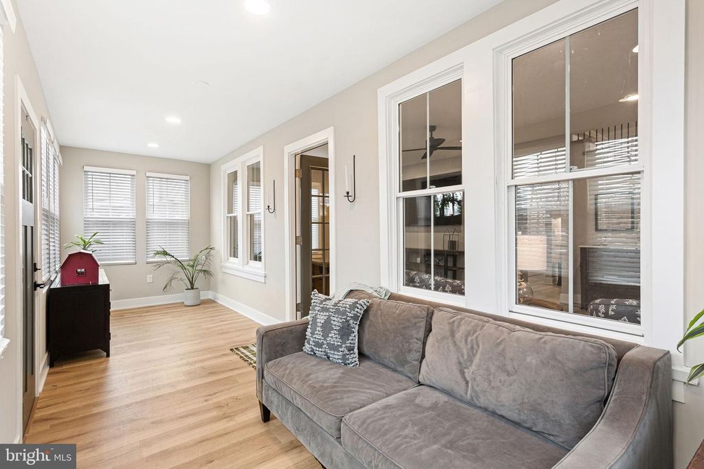 Image 6 of property listing at 1 MAPLE AVE, Haddon Township, NJ 08108