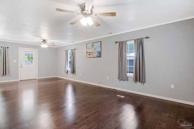 6622 Hinote St, Milton, FL 32570