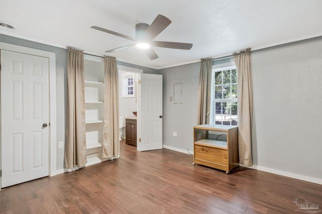 6622 Hinote St, Milton, FL 32570