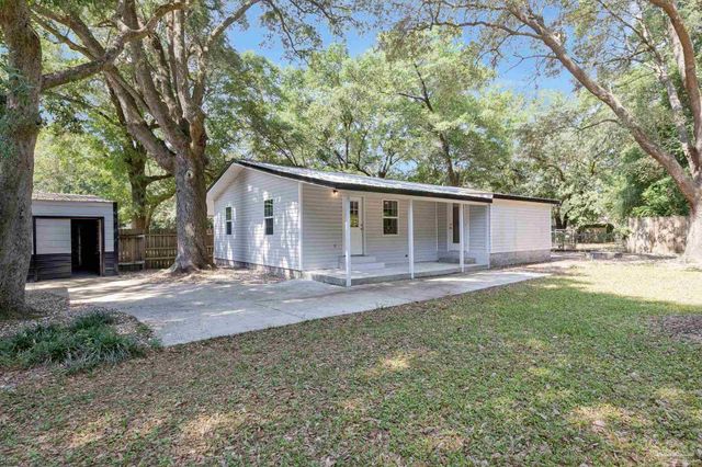 6622 Hinote St, Milton, FL 32570