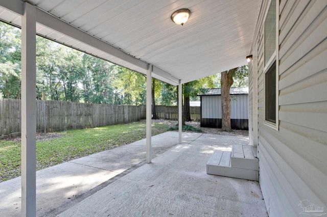 6622 Hinote St, Milton, FL 32570