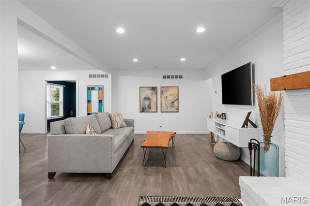 1080 Sagebrush Trail, Ballwin, MO 63011