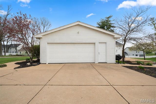 1080 Sagebrush Trail, Ballwin, MO 63011