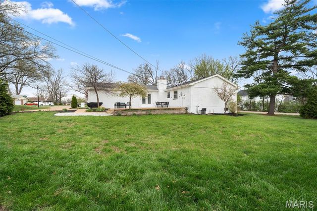 1080 Sagebrush Trail, Ballwin, MO 63011