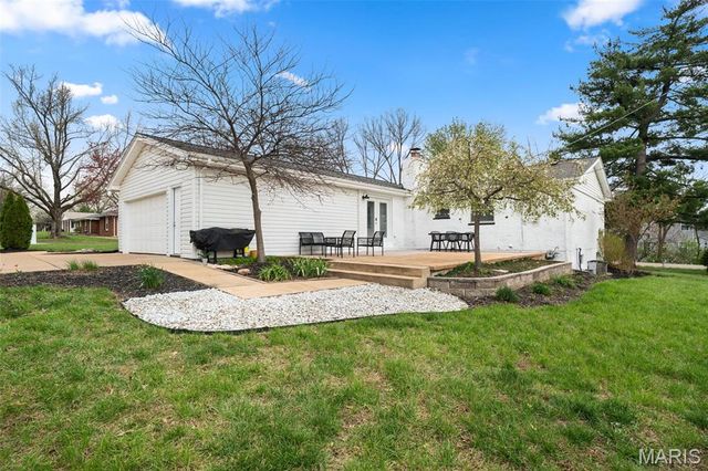 1080 Sagebrush Trail, Ballwin, MO 63011