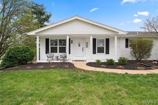 1080 Sagebrush Trail, Ballwin, MO 63011