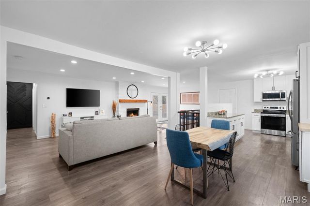 1080 Sagebrush Trail, Ballwin, MO 63011