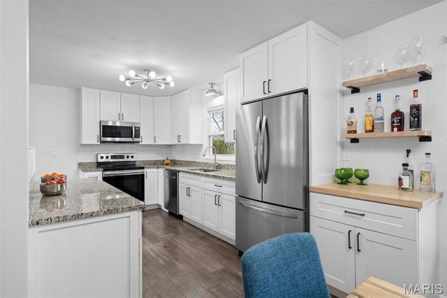 1080 Sagebrush Trail, Ballwin, MO 63011