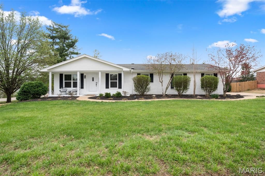 1080 Sagebrush Trail, Ballwin, MO 63011