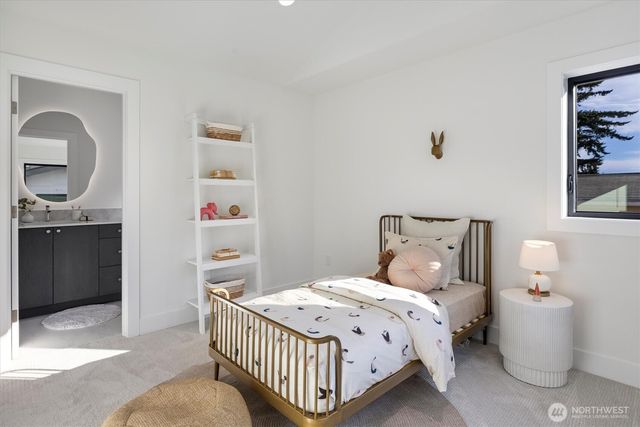 2515 35th Avenue W, Seattle, WA 98199