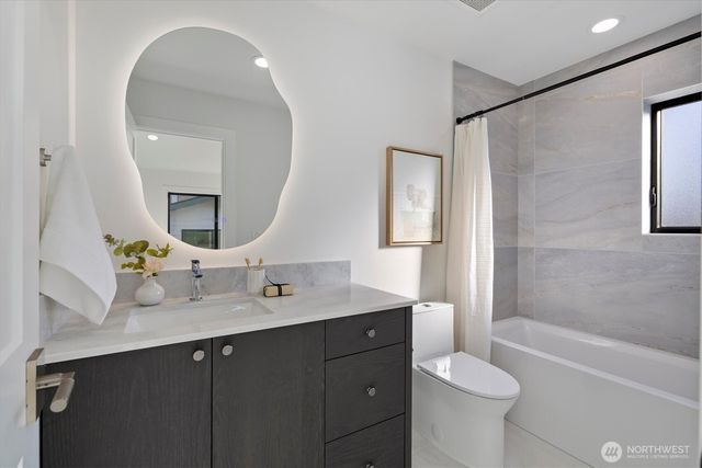 2515 35th Avenue W, Seattle, WA 98199