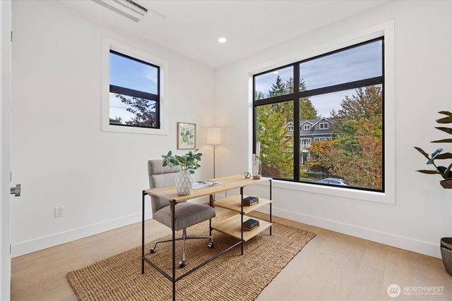 2515 35th Avenue W, Seattle, WA 98199