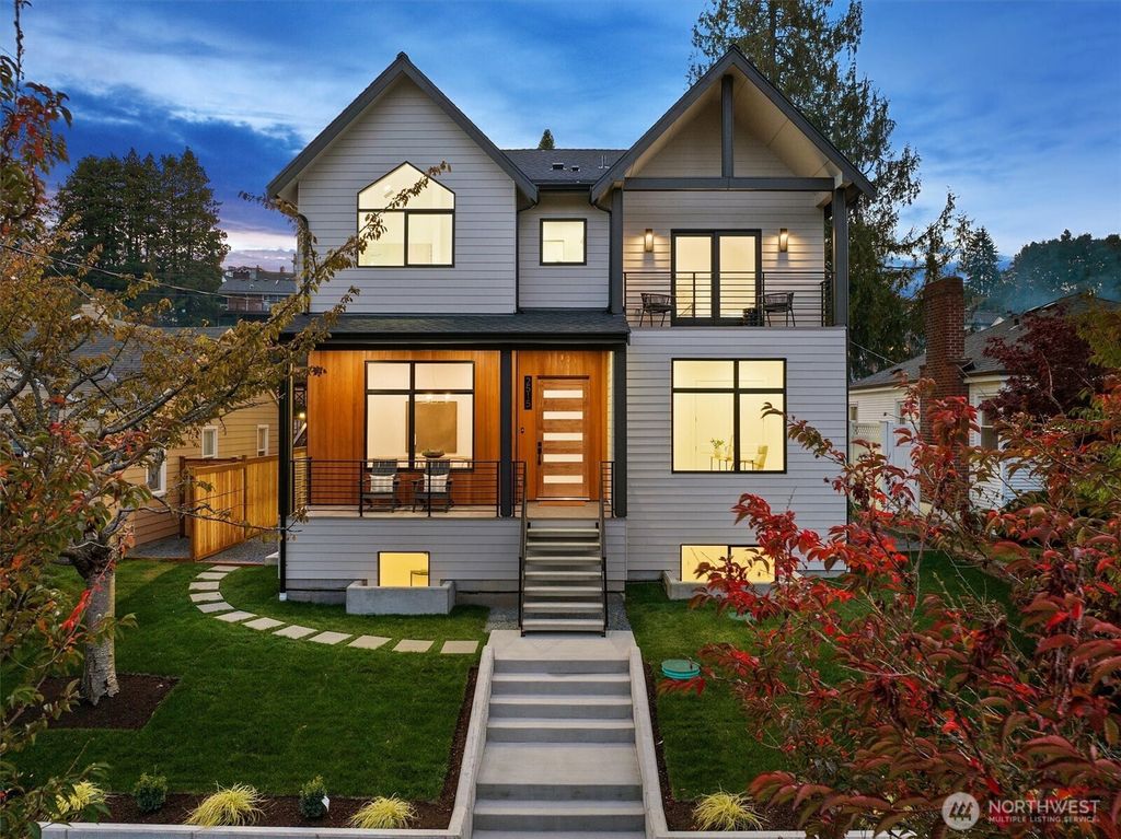 2515 35th Avenue W, Seattle, WA 98199