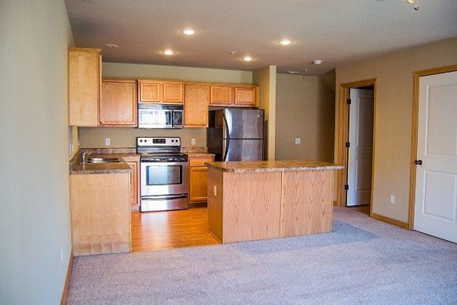 2877 W Hillshire Drive, Fayetteville, AR 72704