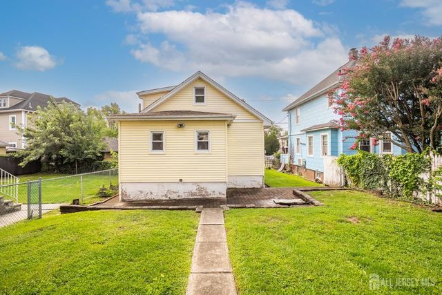 88 Coley Street, Woodbridge Proper, NJ 07095