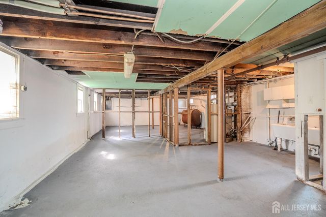 88 Coley Street, Woodbridge Proper, NJ 07095