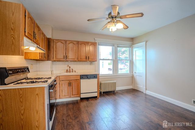 88 Coley Street, Woodbridge Proper, NJ 07095