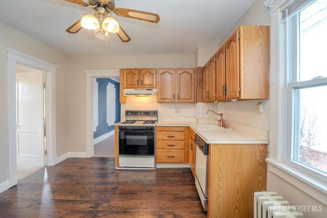 88 Coley Street, Woodbridge Proper, NJ 07095