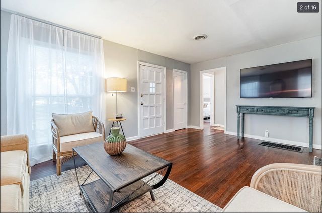 1201 W Alan Avenue, Carrollton, TX 75006