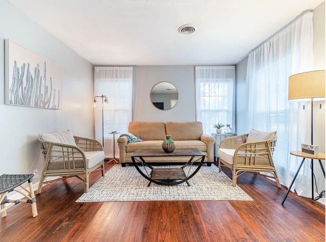 1201 W Alan Avenue, Carrollton, TX 75006