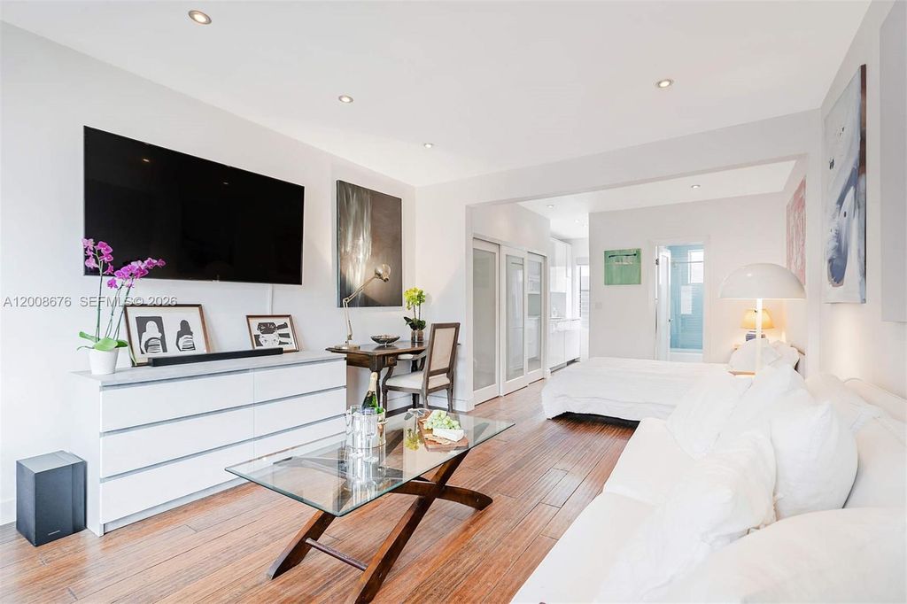 1050 Pennsylvania Ave 29, Miami Beach, FL 33139