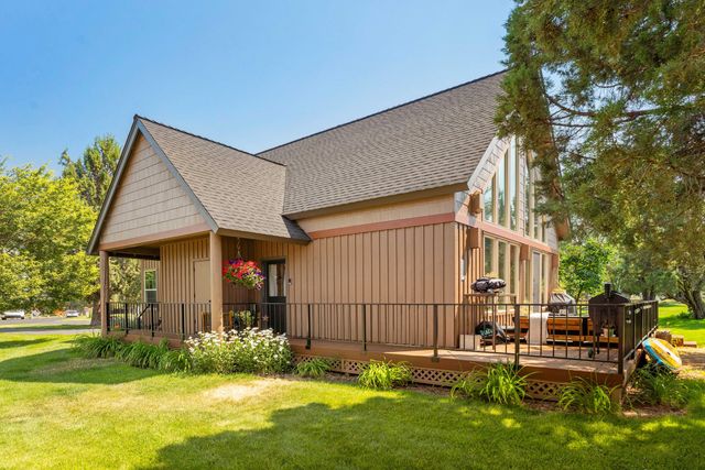 8655 Red Wing Lane, Redmond, OR 97756