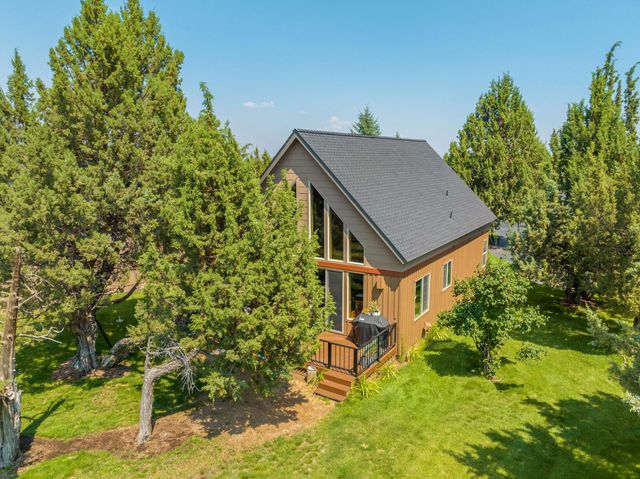 8655 Red Wing Lane, Redmond, OR 97756