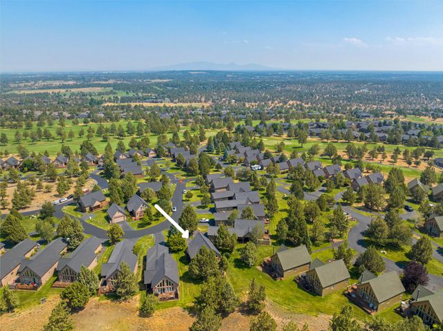 8655 Red Wing Lane, Redmond, OR 97756