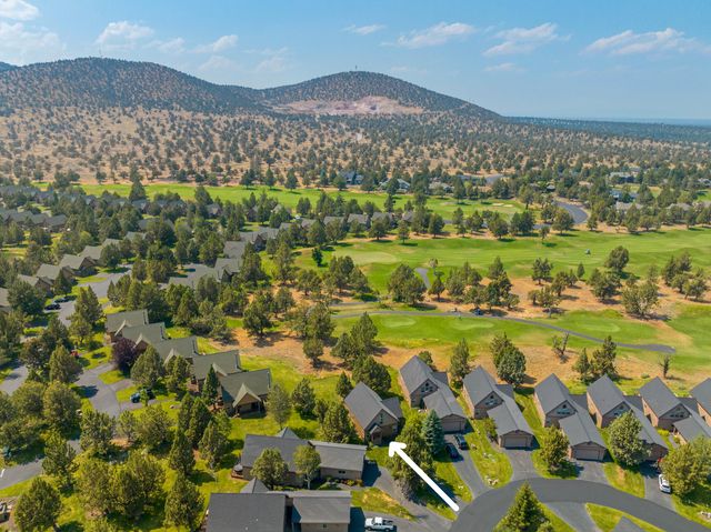 8655 Red Wing Lane, Redmond, OR 97756