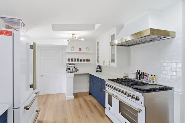 75 Concord Road, Chelmsford, MA 01824
