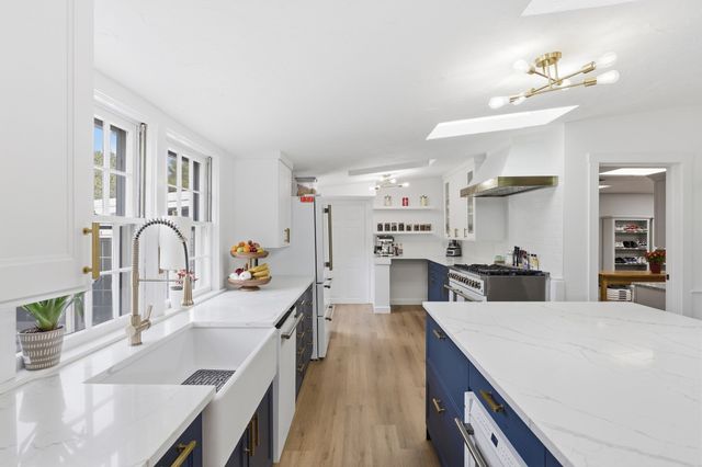 75 Concord Road, Chelmsford, MA 01824