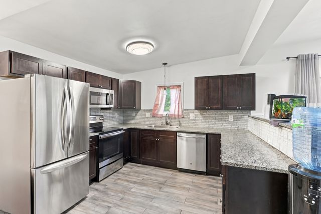75 Concord Road, Chelmsford, MA 01824